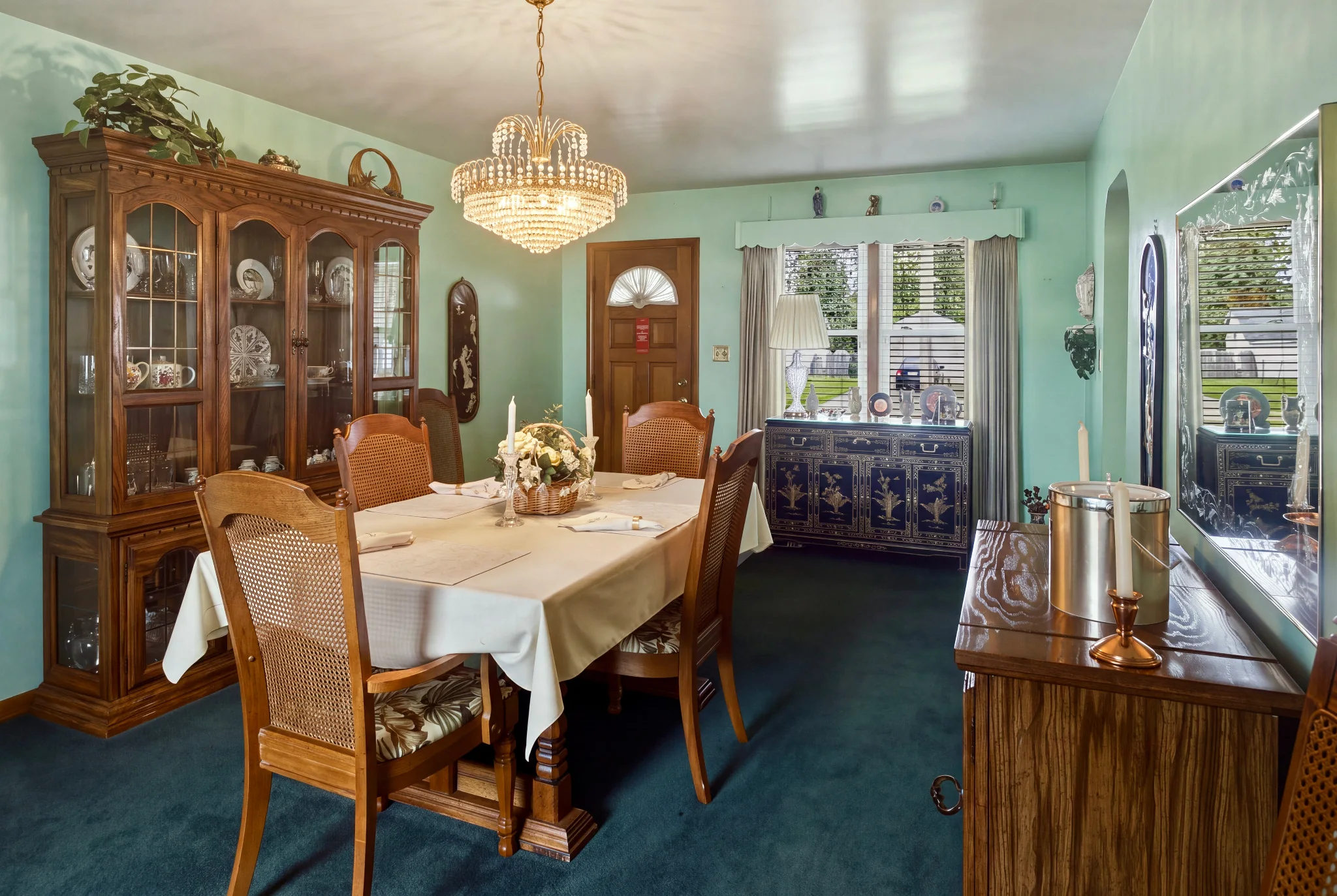 Formal dining room