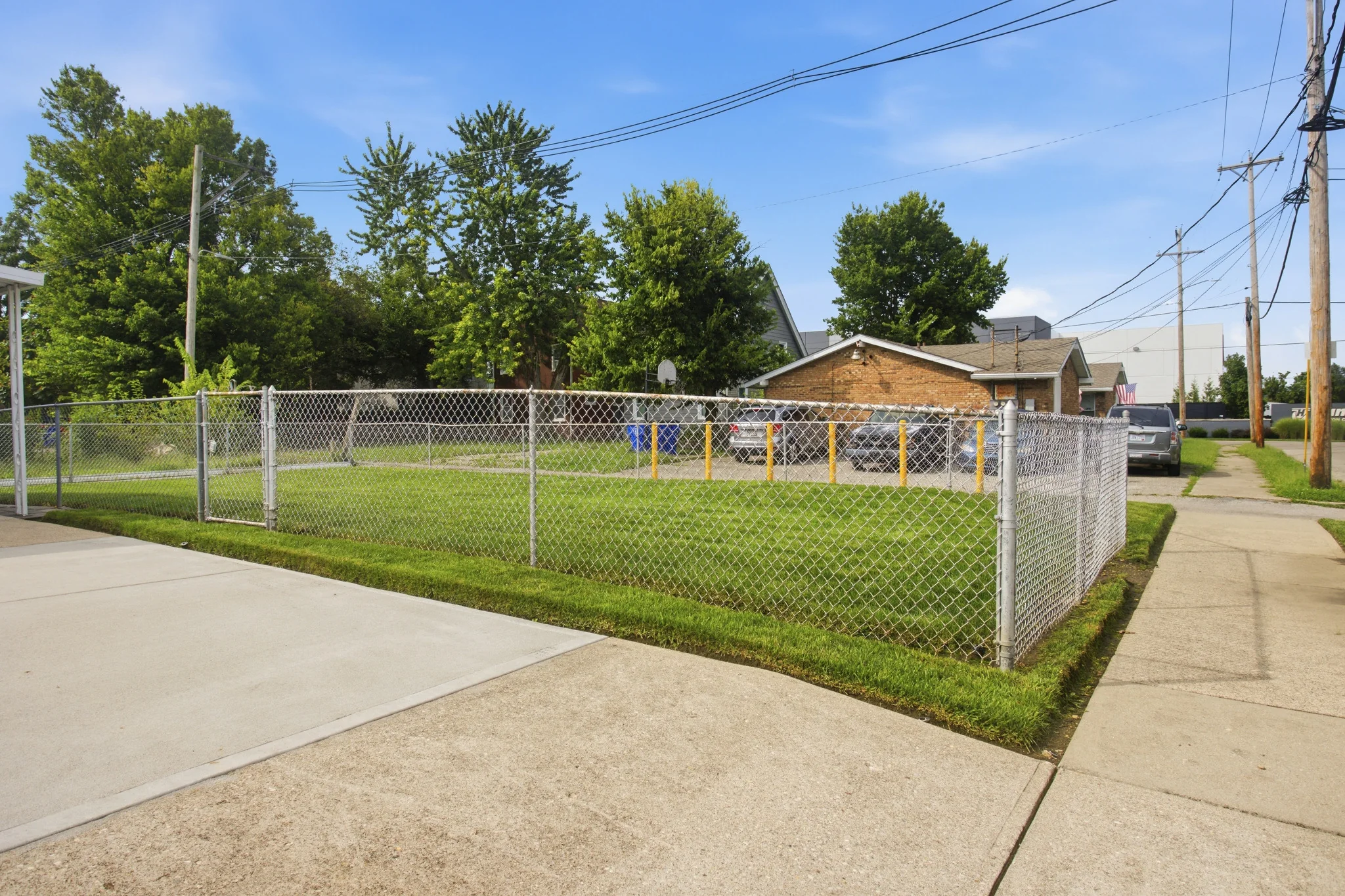 Fenced side yard